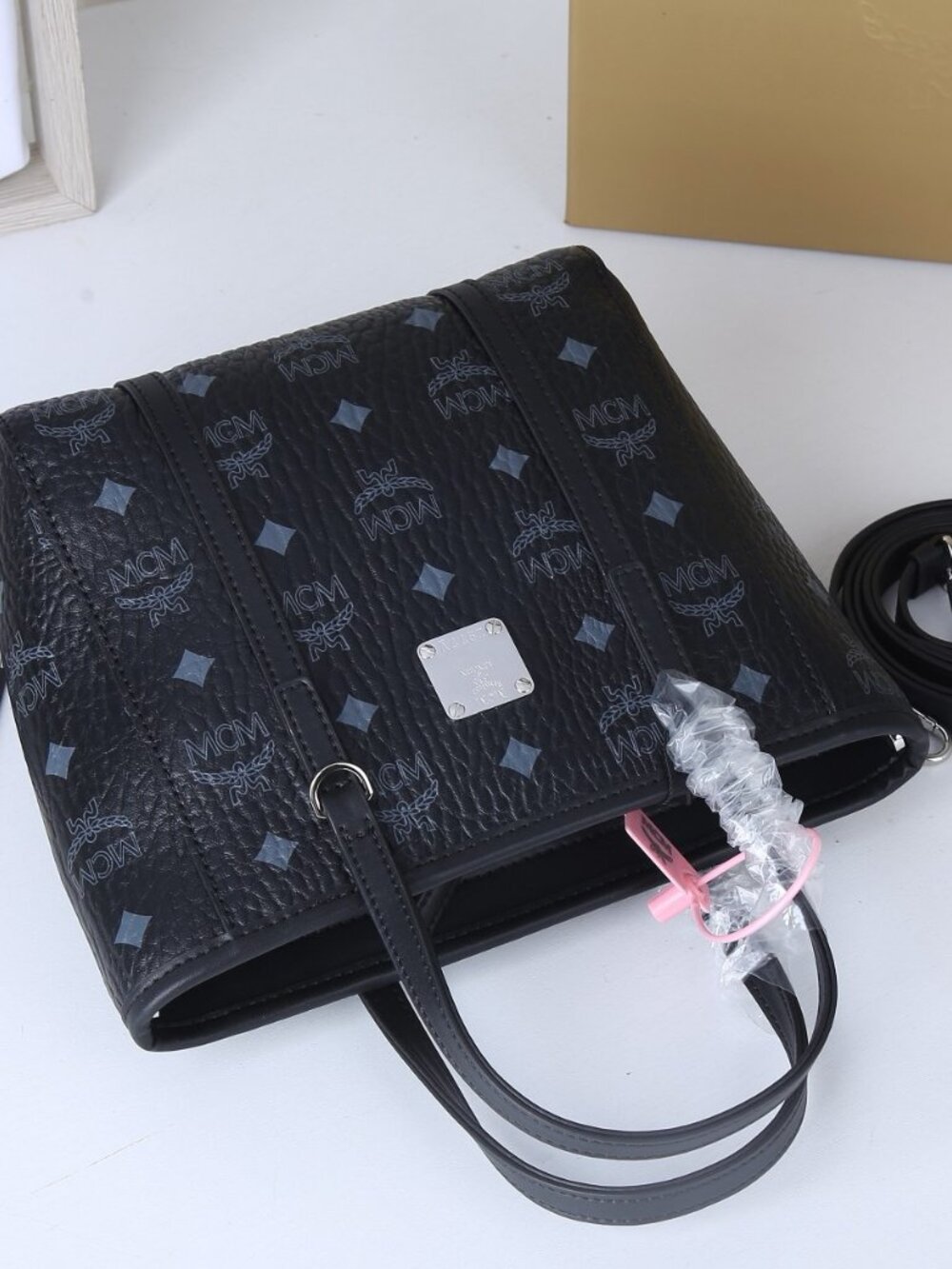 MCM Tote Bag - Picture 5 of 11